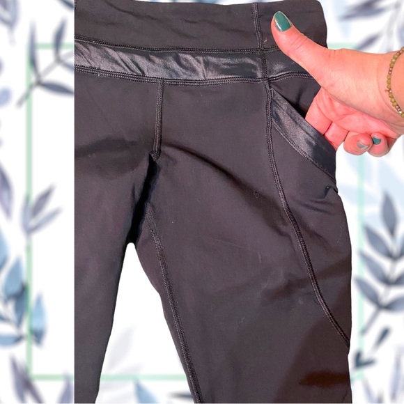 Lululemon 🦋🦋3 for 20! black Capri leggings - Picture 4 of 9